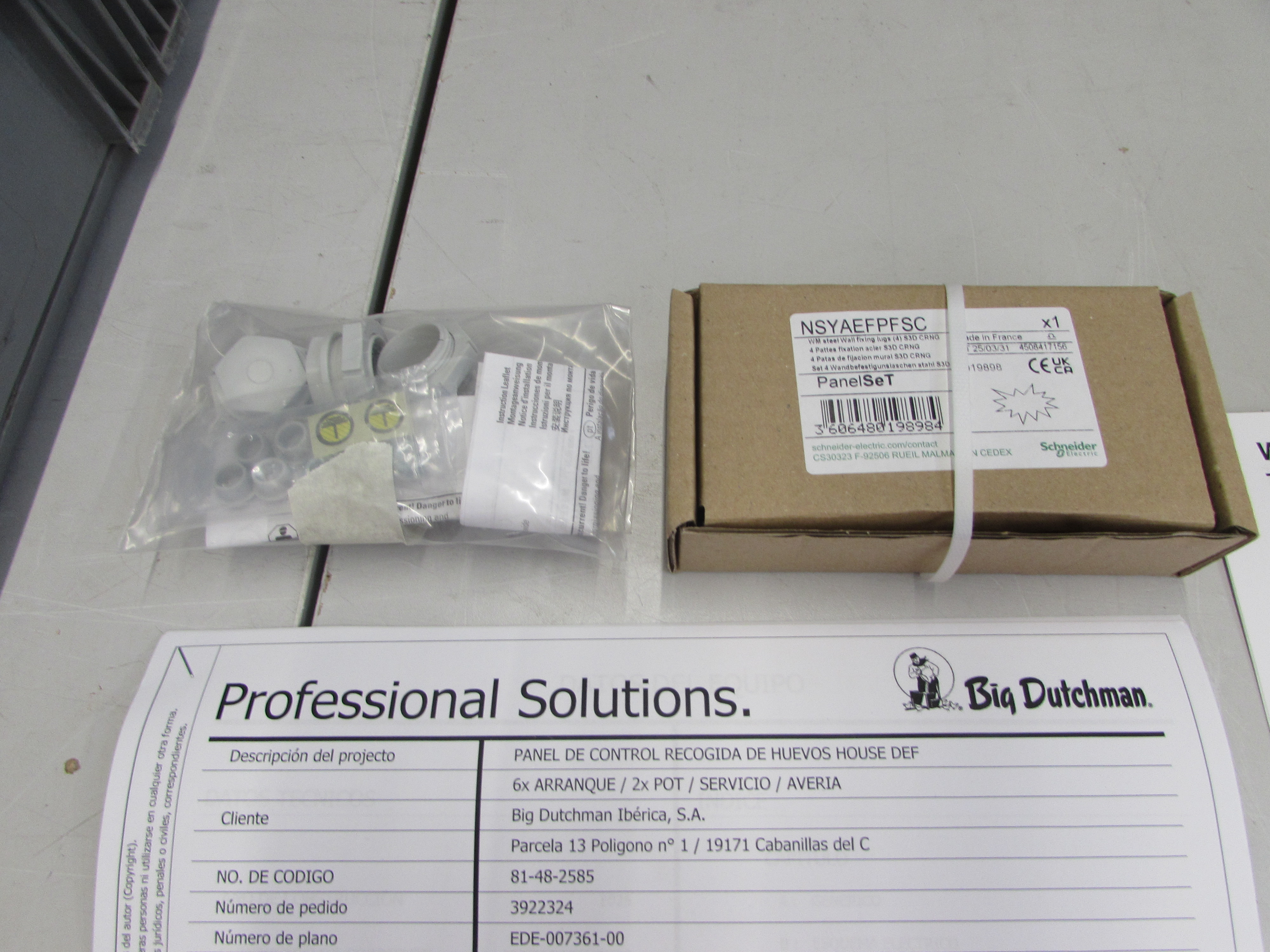 Control cabinet Utiel Tablea egg collection